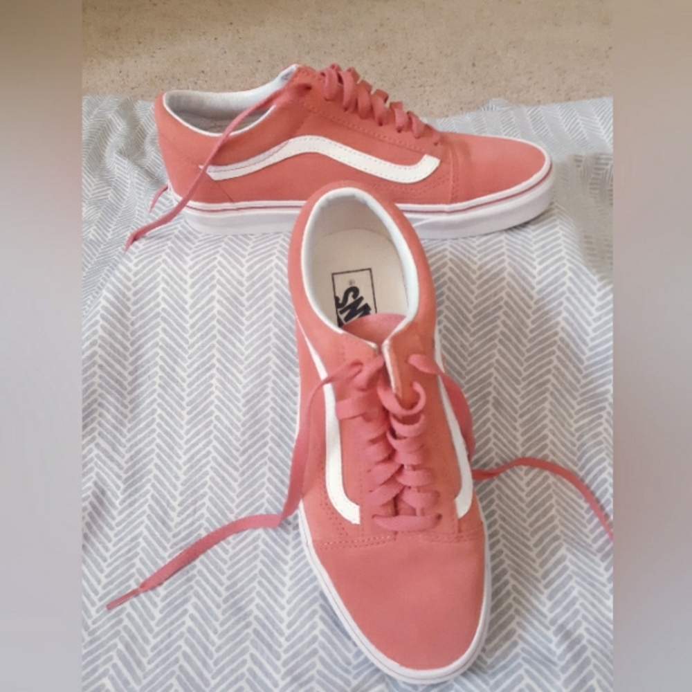 Van's Coral Sneakers Women's Size 8